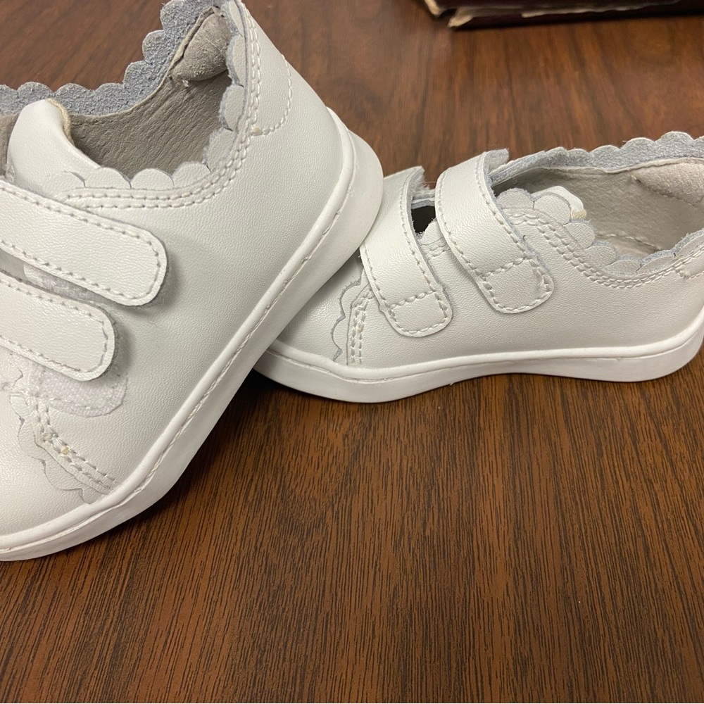 L'Amour White Baby Walker Shoes - Picture 2 of 8